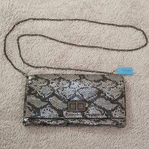 Metal mesh clutch